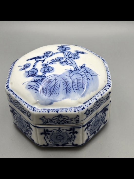 Unsigned Other - Chinoiserie Octagonal Blue & White Porcelain Trinket Jar w/ Lid China
